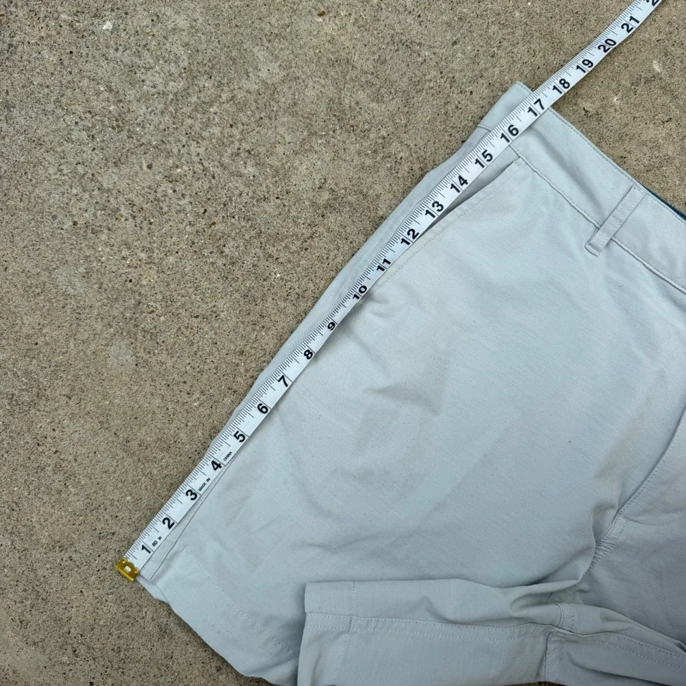Faherty All Day Shorts Mens 33 Light Gray Hybrid 7 Inseam Stretch Casual Beach